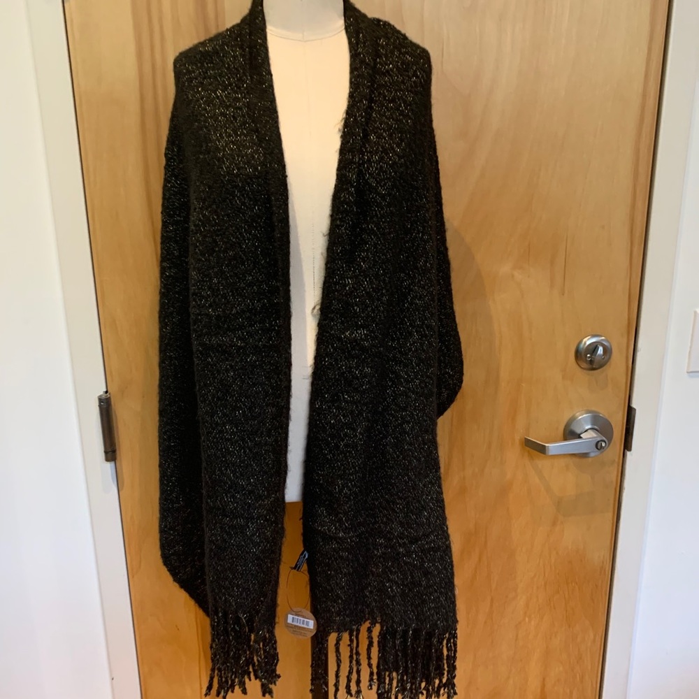 Pretty, cozy black +gold threaded scarf/wrap